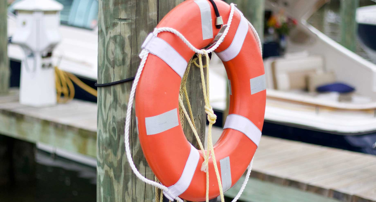 Lake-Friendly Boating Tips for a Safe &amp; Scenic Summer